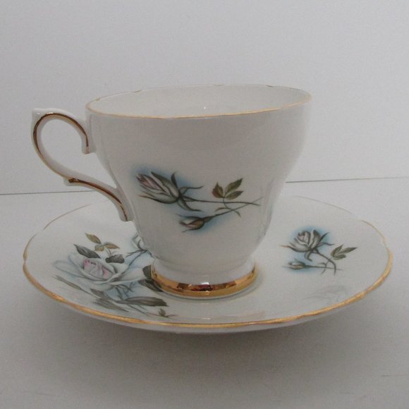 vintage tea cup and saucer - Picture 2 of 6